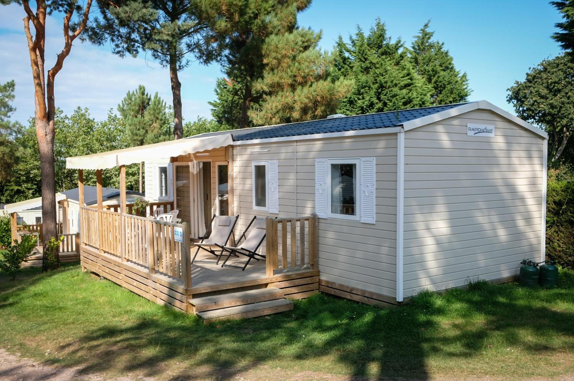 Mobil Home Xxl 4 Chambres - Camping A L'Ombre Des Tilleuls Peyrouse Exterior photo